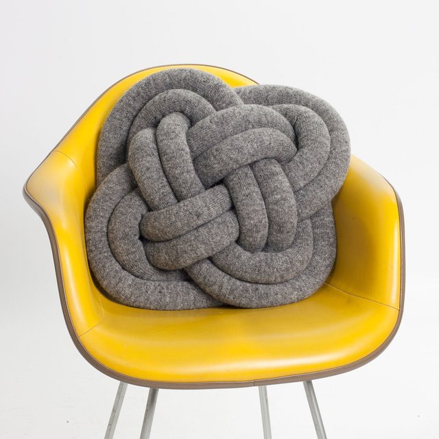 Notknot Pillow