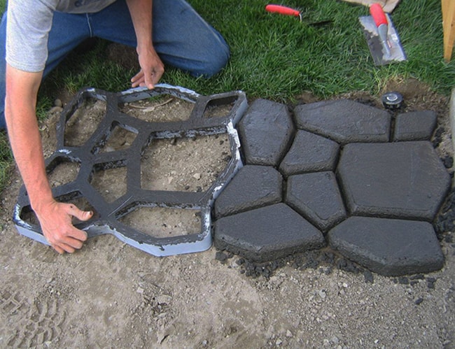 Walk Maker Mold to Create Paths in your Garden